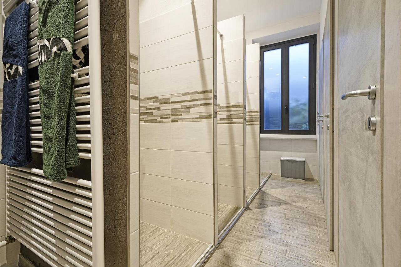 "La Locanda" Campione Del Garda Hostel ภายนอก รูปภาพ